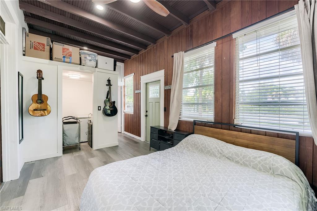 10811 Dean St Property Photo 25