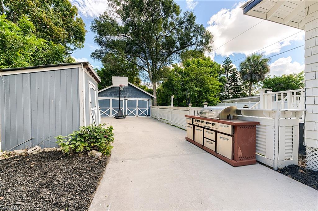 10811 Dean St Property Photo 27