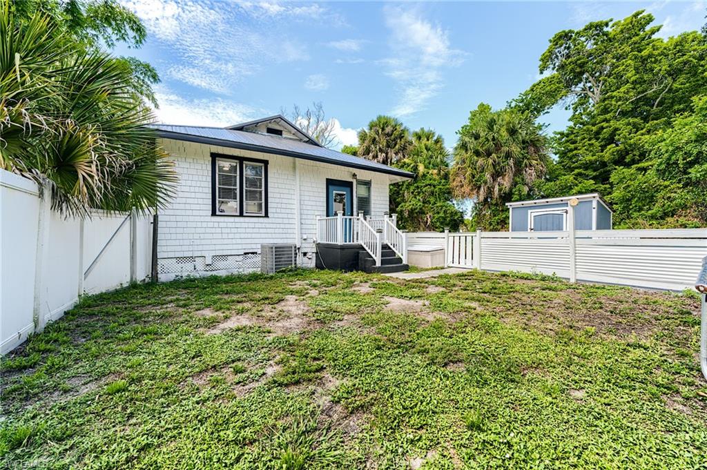 10811 Dean St Property Photo 30