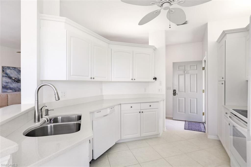 5870 Three Iron Drive 4-401 Property Photo 4