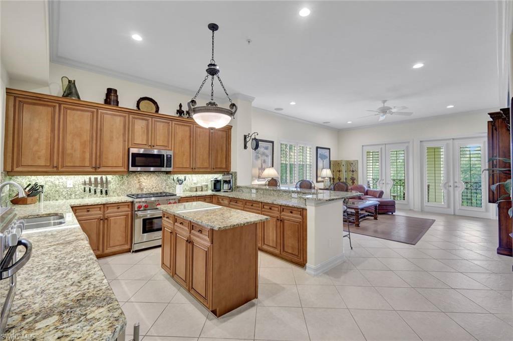 2830 Tiburon Blvd E 103 Property Photo 6