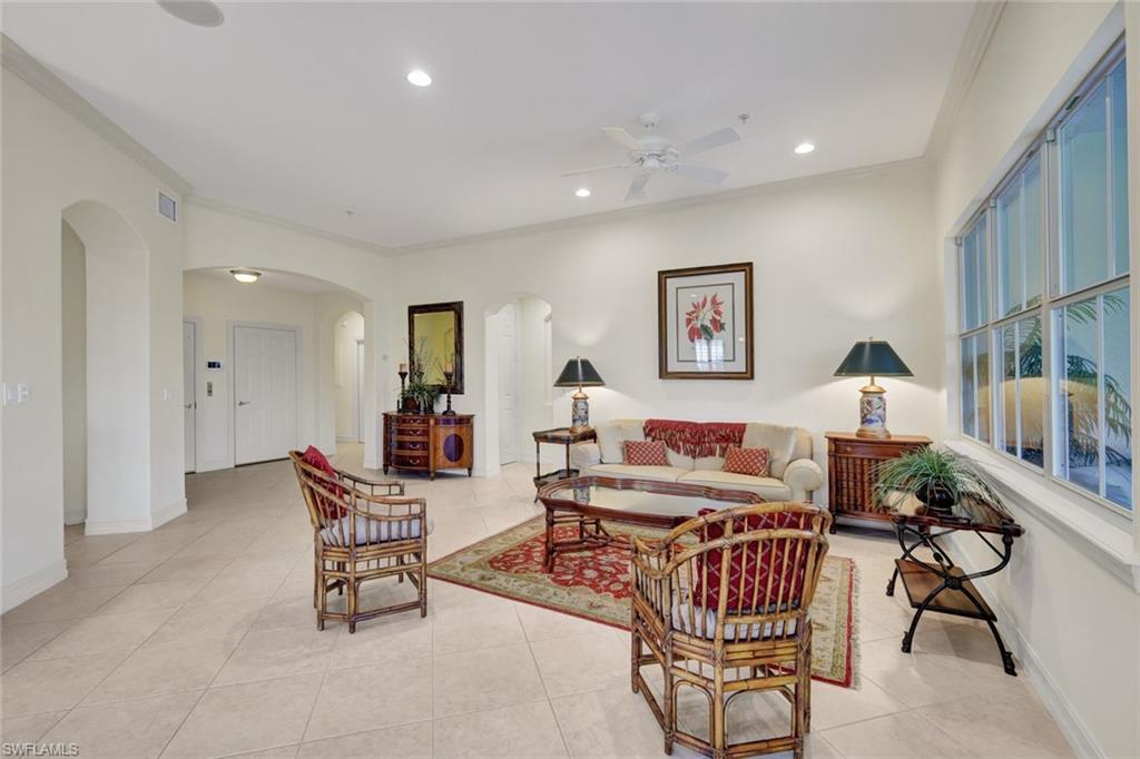 2830 Tiburon Blvd E 103 Property Photo 10