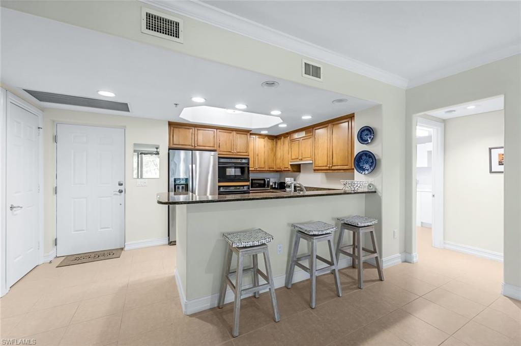 2728 Tiburon Blvd E A204 Property Photo 5