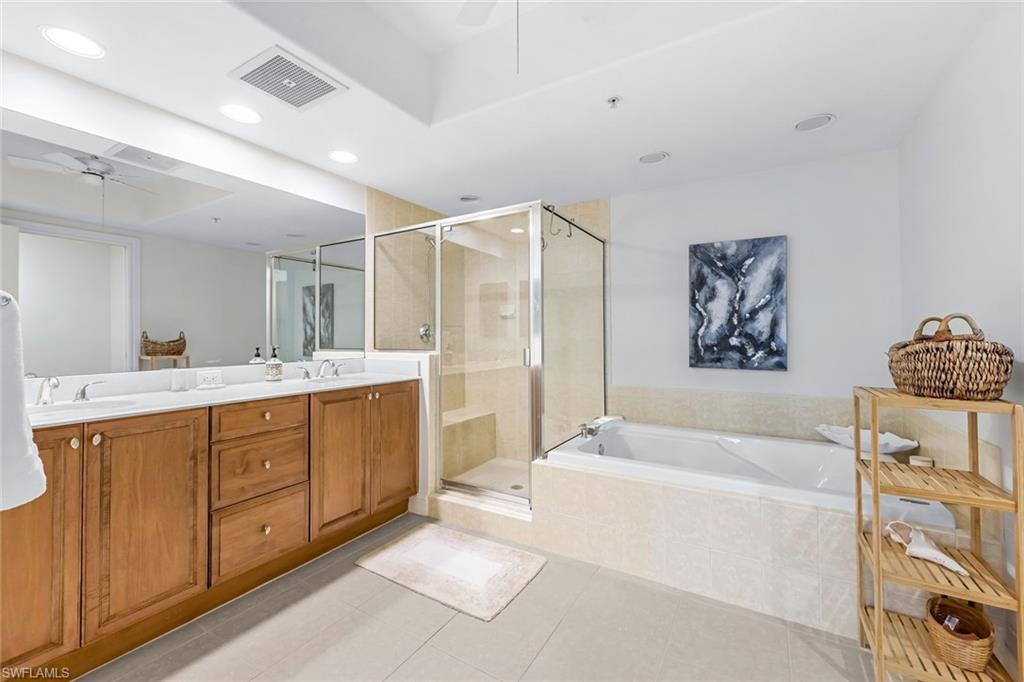 2728 Tiburon Blvd E A204 Property Photo 11