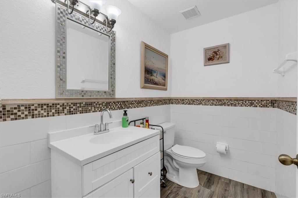 5201 Glenlivet Rd Property Photo 5