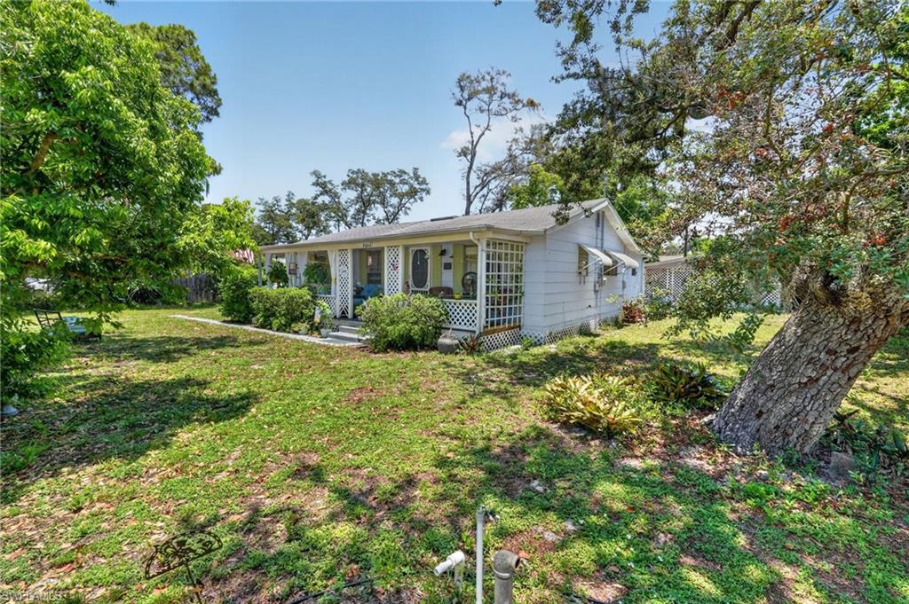 9044 Somerset Ln Property Photo 3