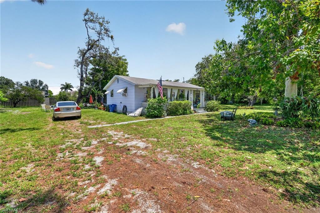 9044 Somerset Ln Property Photo 5