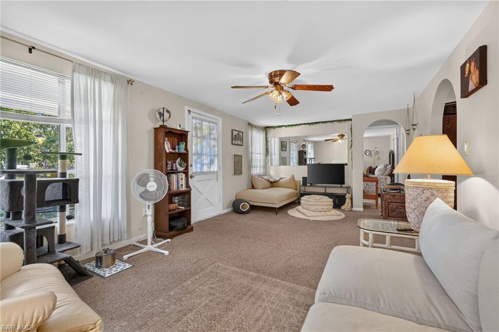 9044 Somerset Ln Property Photo 6