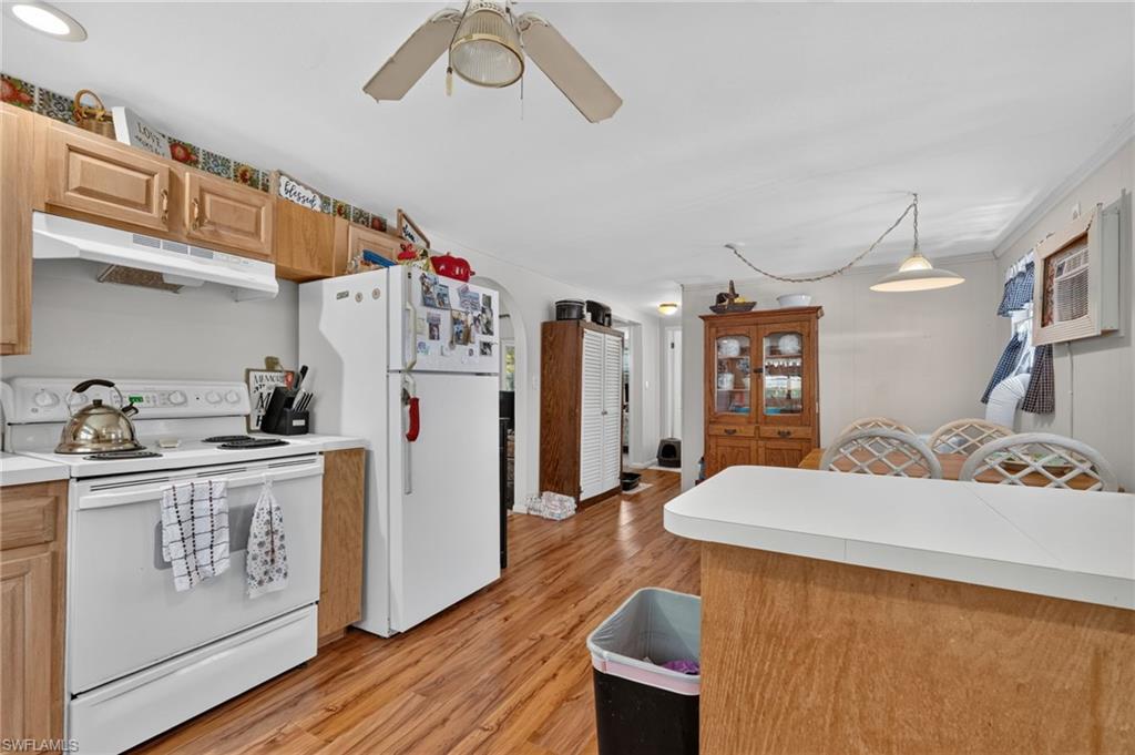 9044 Somerset Ln Property Photo 12