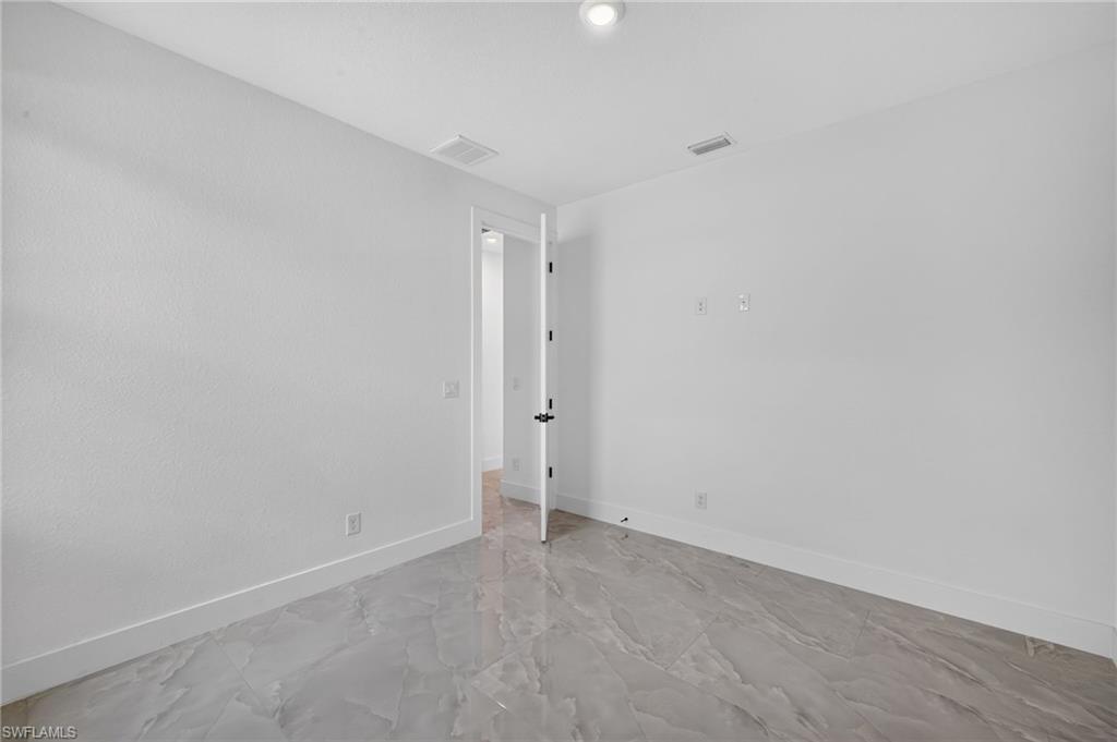 3216 57th St W Property Photo 21