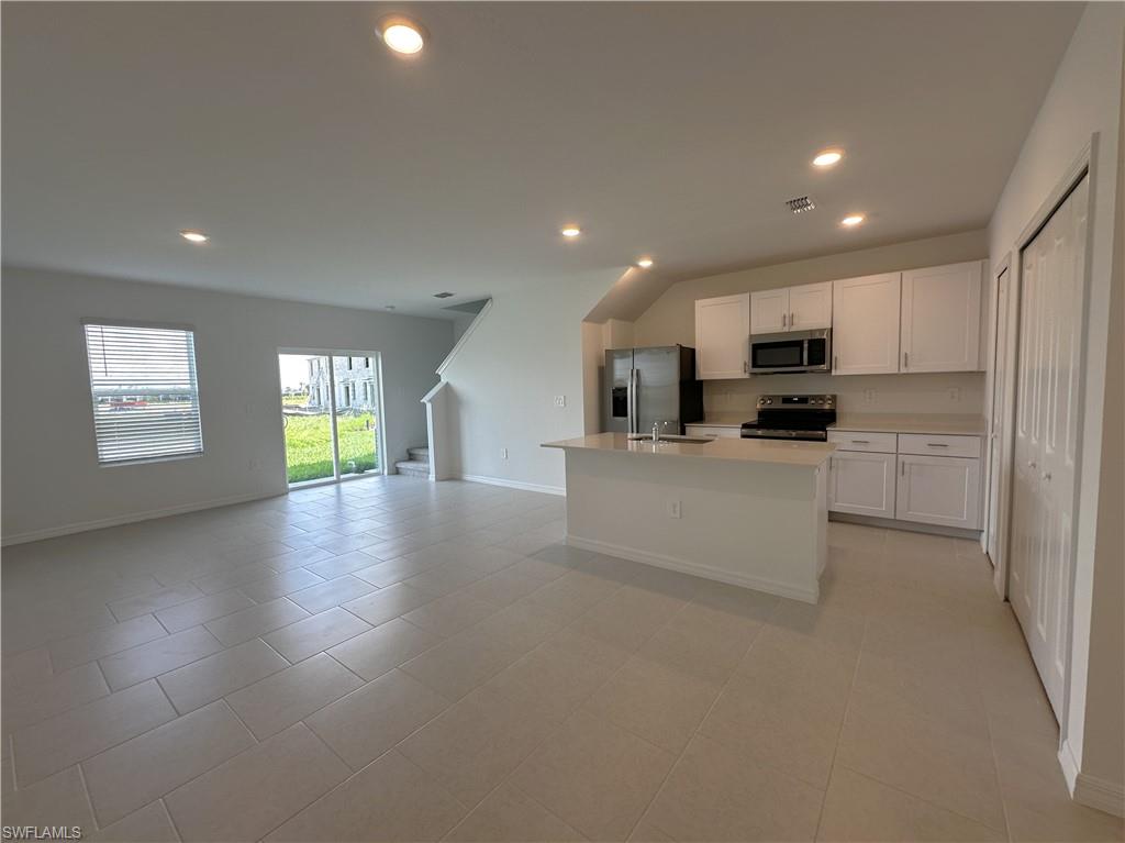 28521 Sweet Meadow Dr Property Photo 3