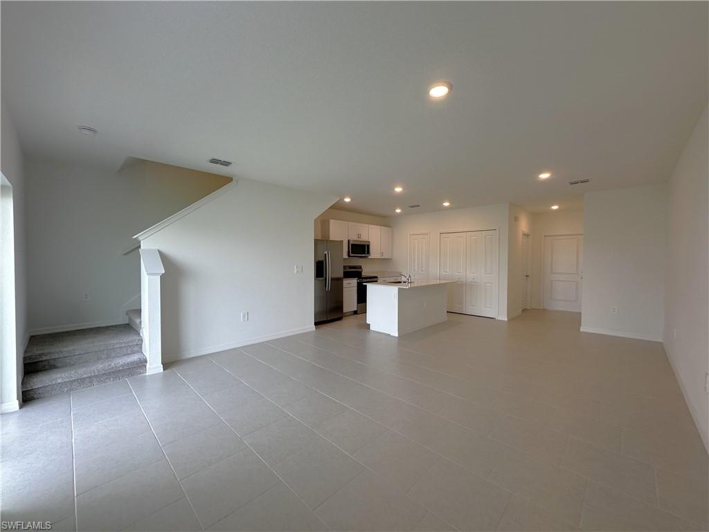 28521 Sweet Meadow Dr Property Photo 4
