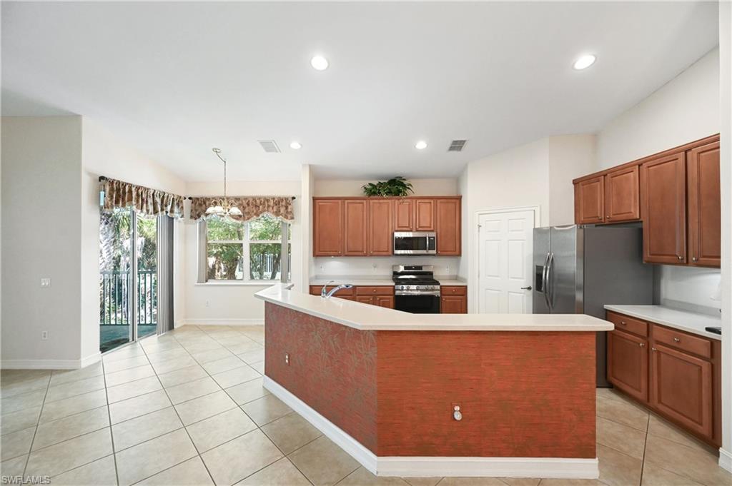 1626 Tarpon Bay Dr S 202 Property Photo 8