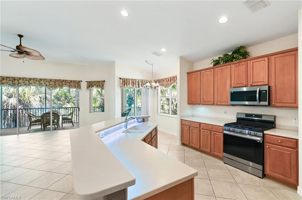 1626 Tarpon Bay Dr S 202 Property Photo 9