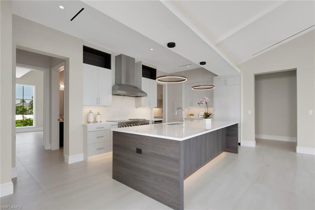 211 1st St Property Photo 15