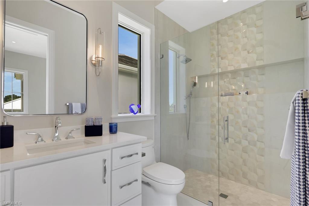 211 1st St Property Photo 23