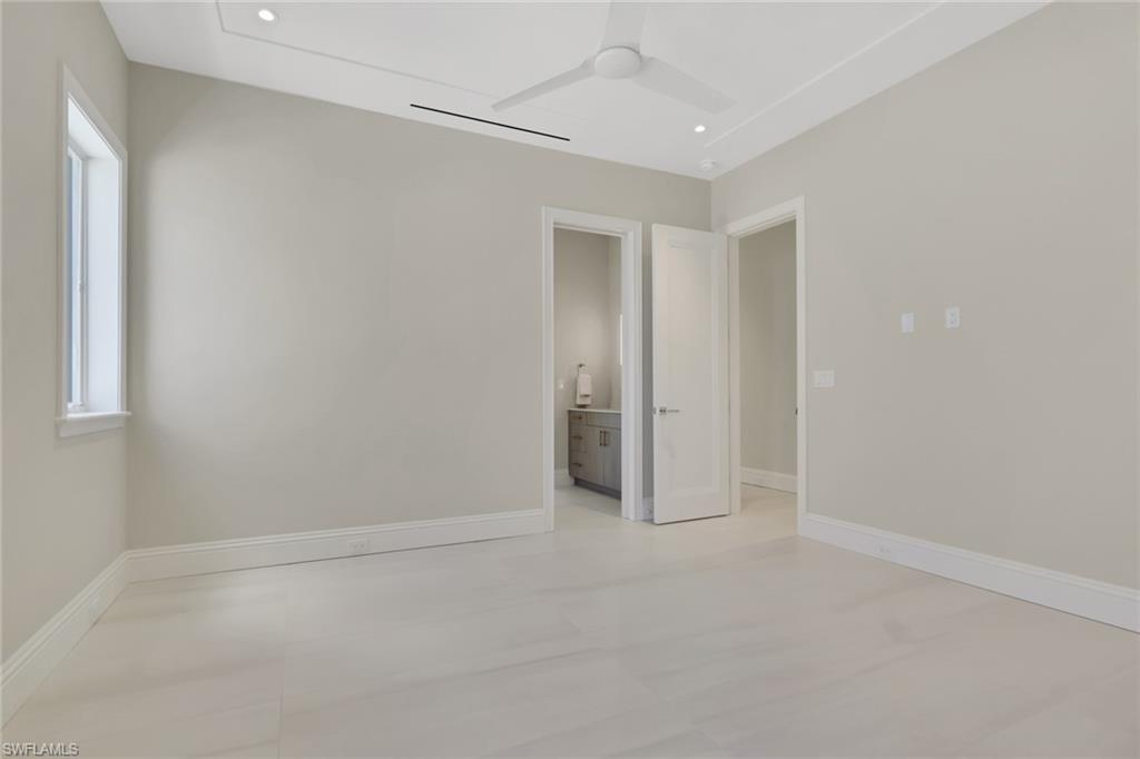 211 1st St Property Photo 24