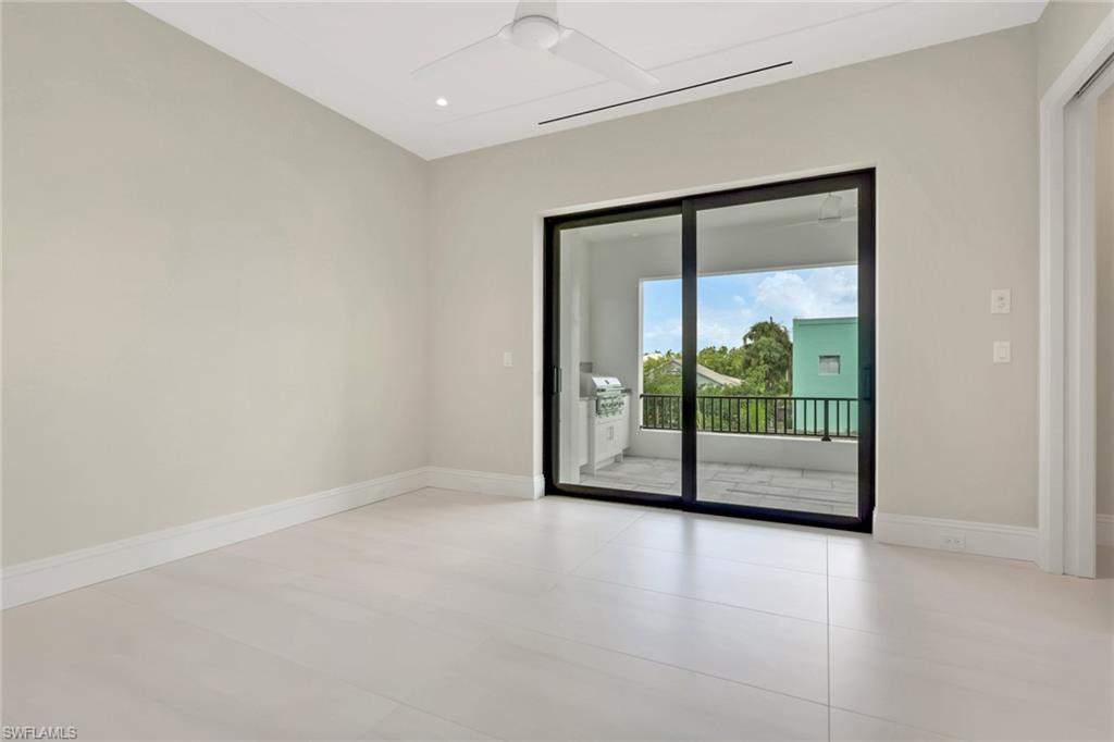 211 1st St Property Photo 28