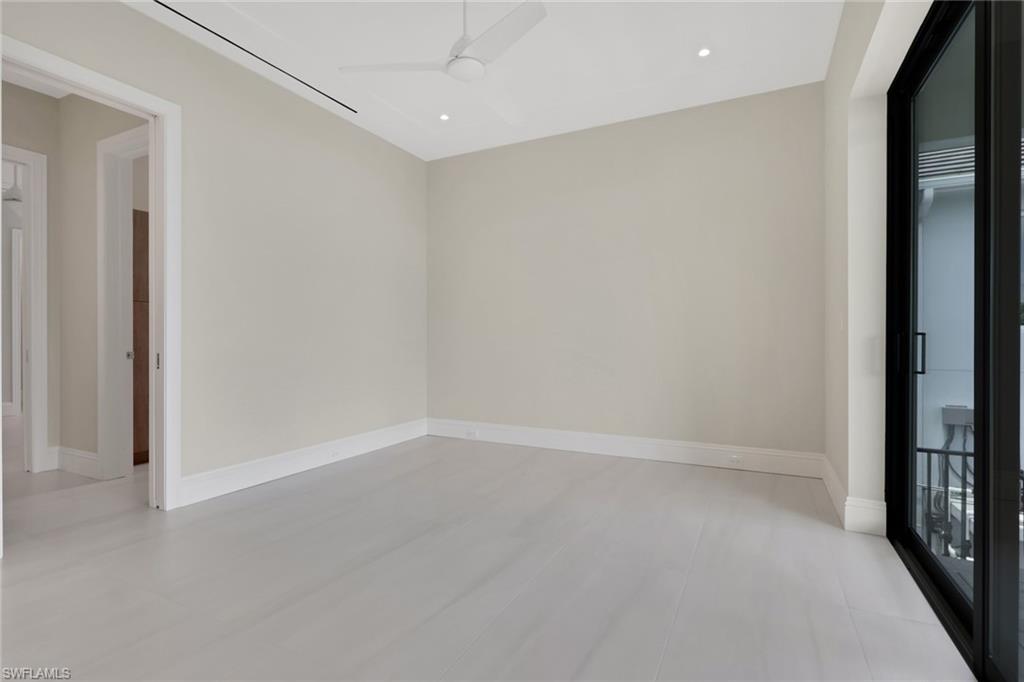 211 1st St Property Photo 29