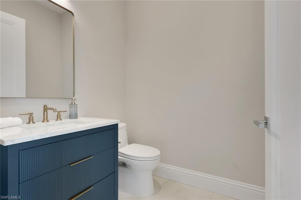 211 1st St Property Photo 30