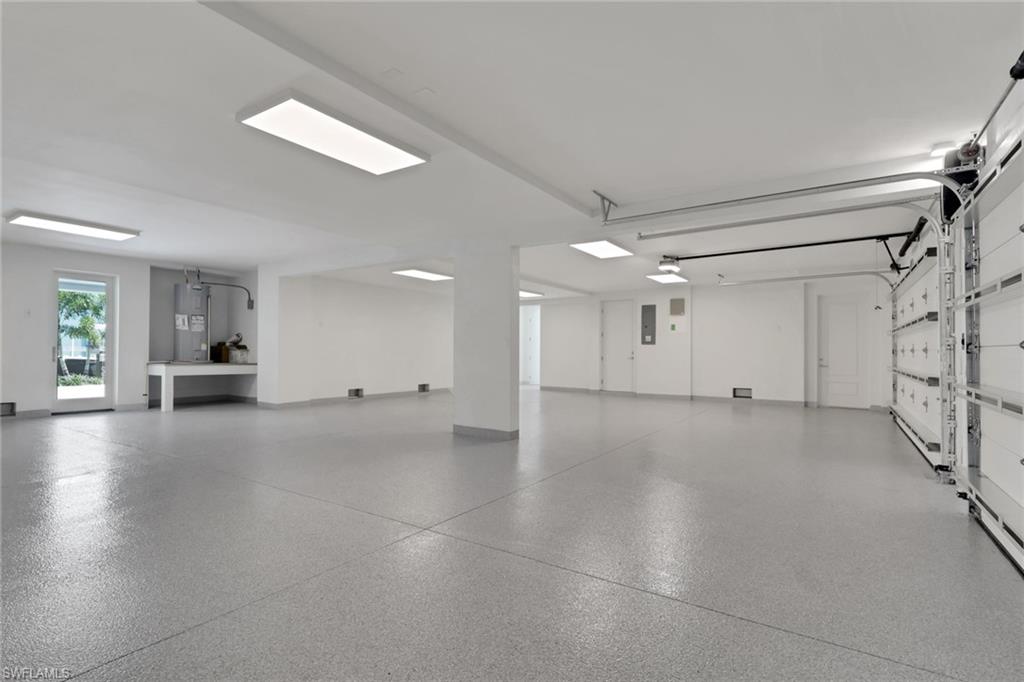 211 1st St Property Photo 36