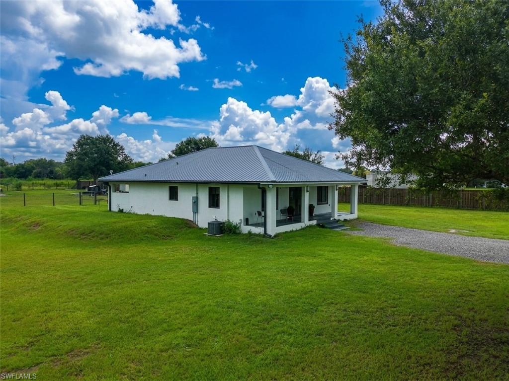 525 Granja Ave Property Photo 2