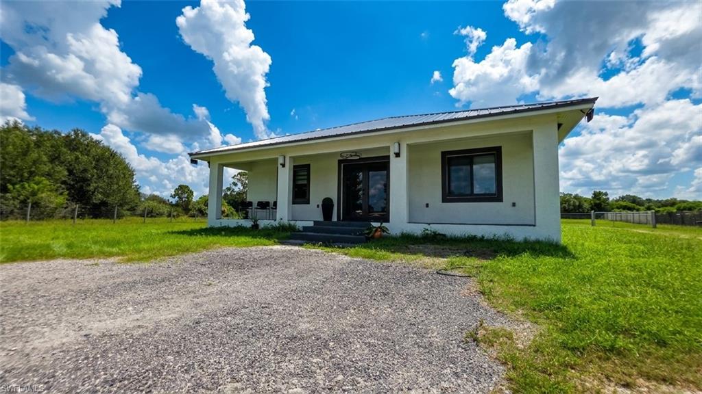 525 Granja Ave Property Photo 5