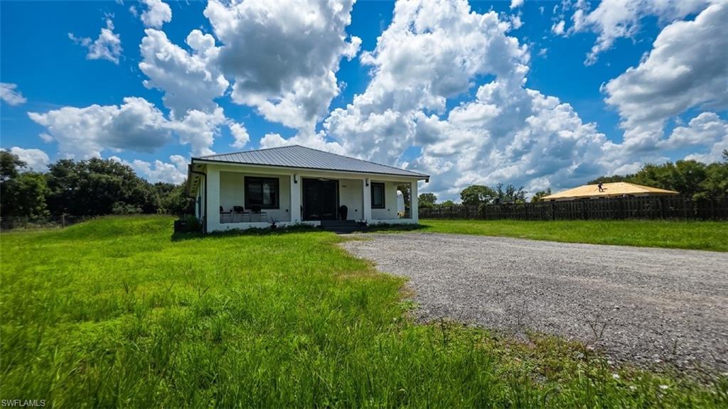 525 Granja Ave Property Photo 9