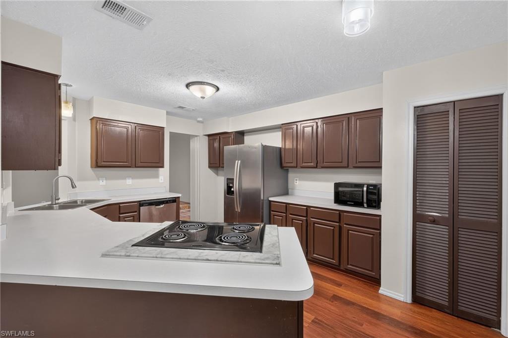 17565 Lee Rd Property Photo 9