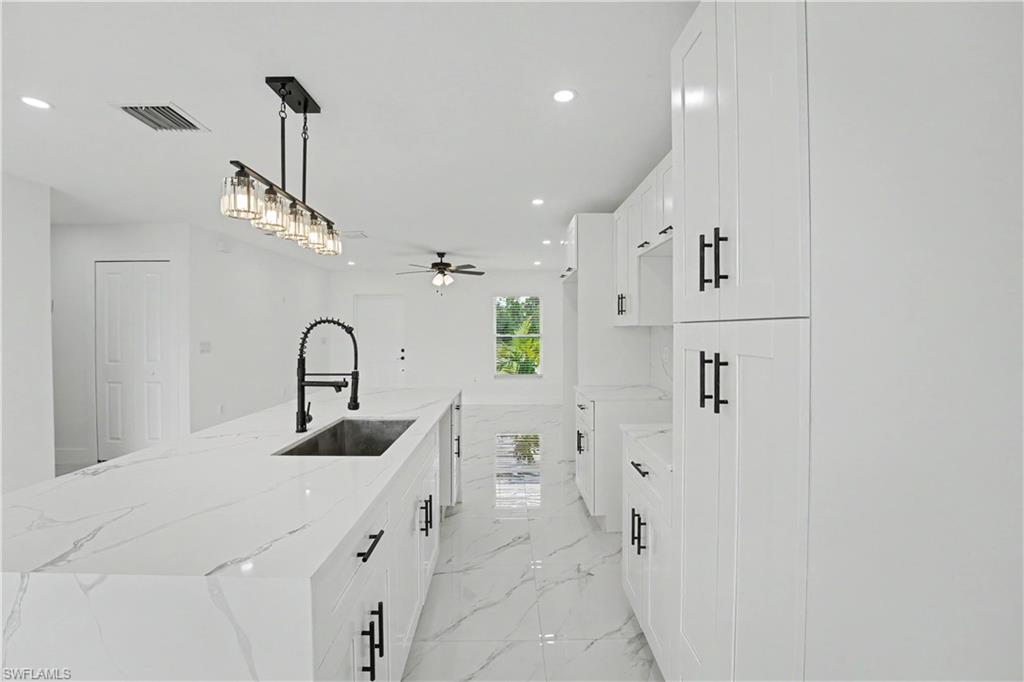1216 Cordoba St E Property Photo 6