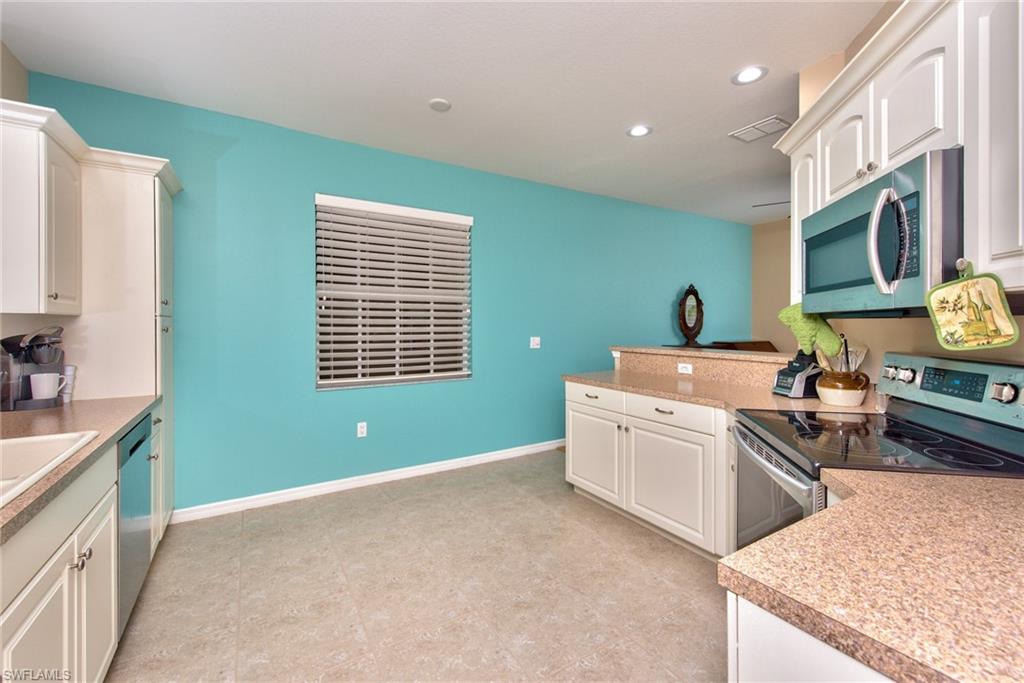 20081 Seagrove St 902 Property Photo 9