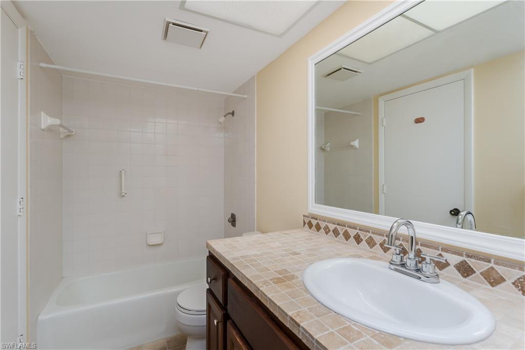 1733 Courtyard Way B103 Property Photo 20