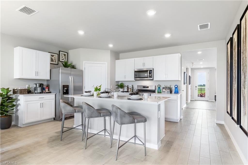 17864 Shade Tree Loop Property Photo 4