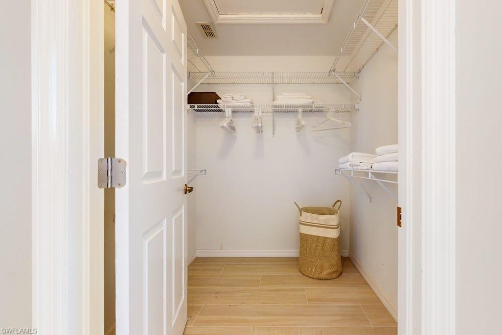 350 Robin Hood Cir 202 Property Photo 16