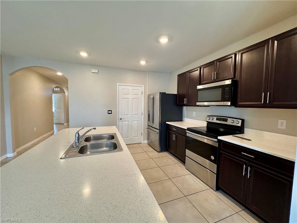 18661 Miami Blvd Property Photo 8