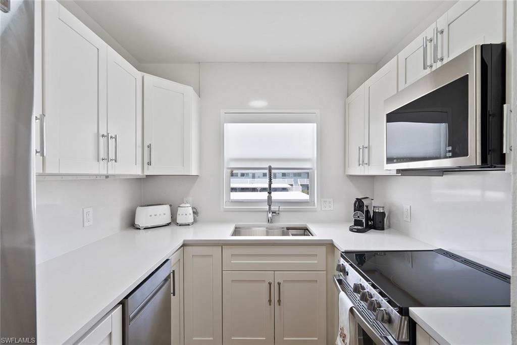410 Broad Ave S H410 Property Photo 2