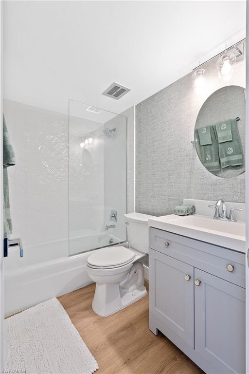410 Broad Ave S H410 Property Photo 11