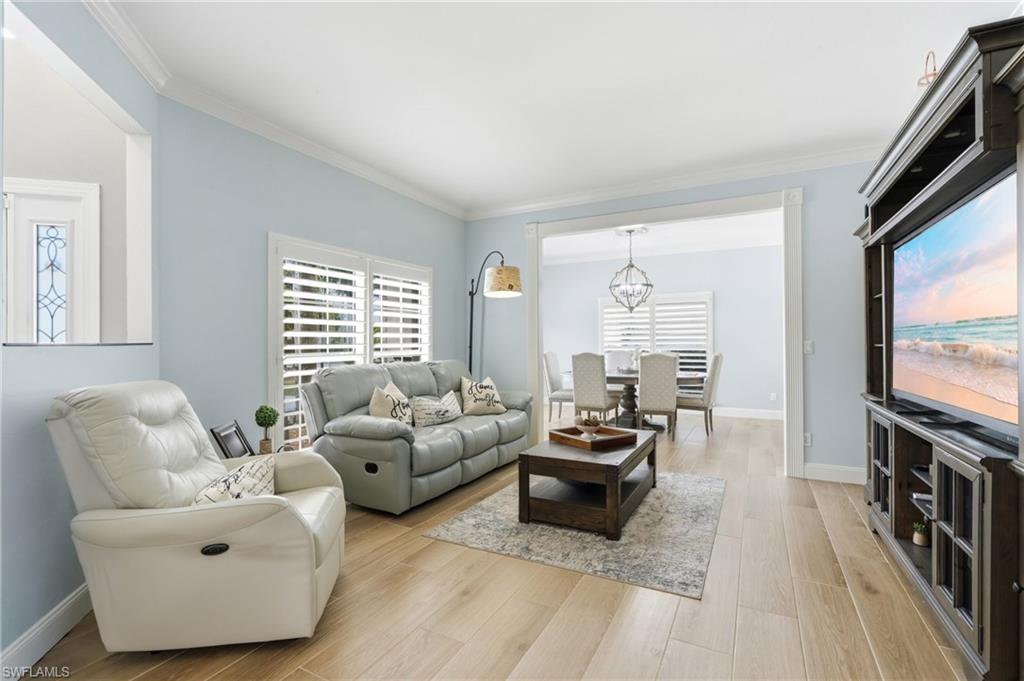 308 Wentworth Ct Property Photo 4