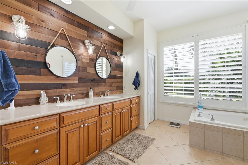 308 Wentworth Ct Property Photo 22