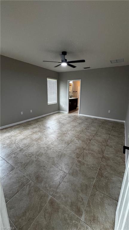 2913 65th St W Property Photo 9