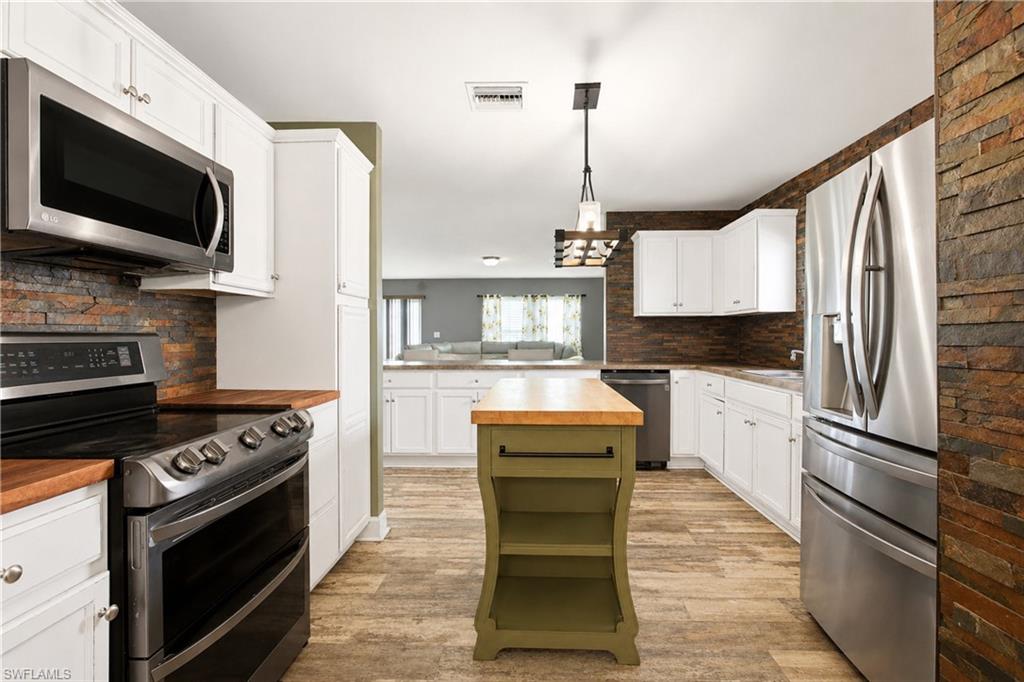 10365 Canal Brook Ln Property Photo 8