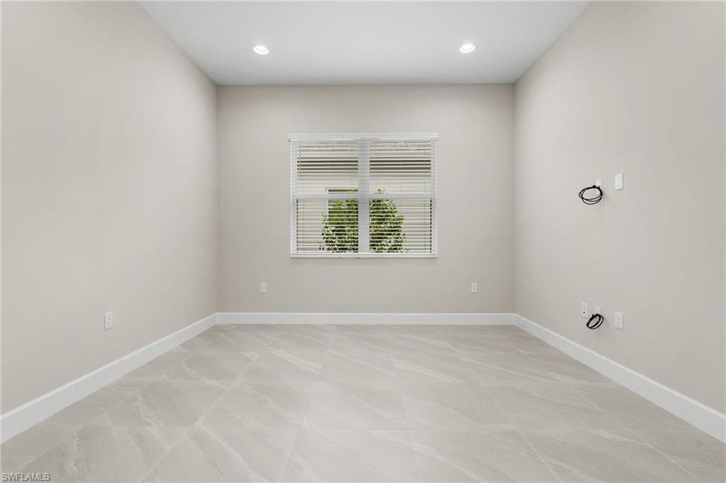2436 Cambridge Way Property Photo 17