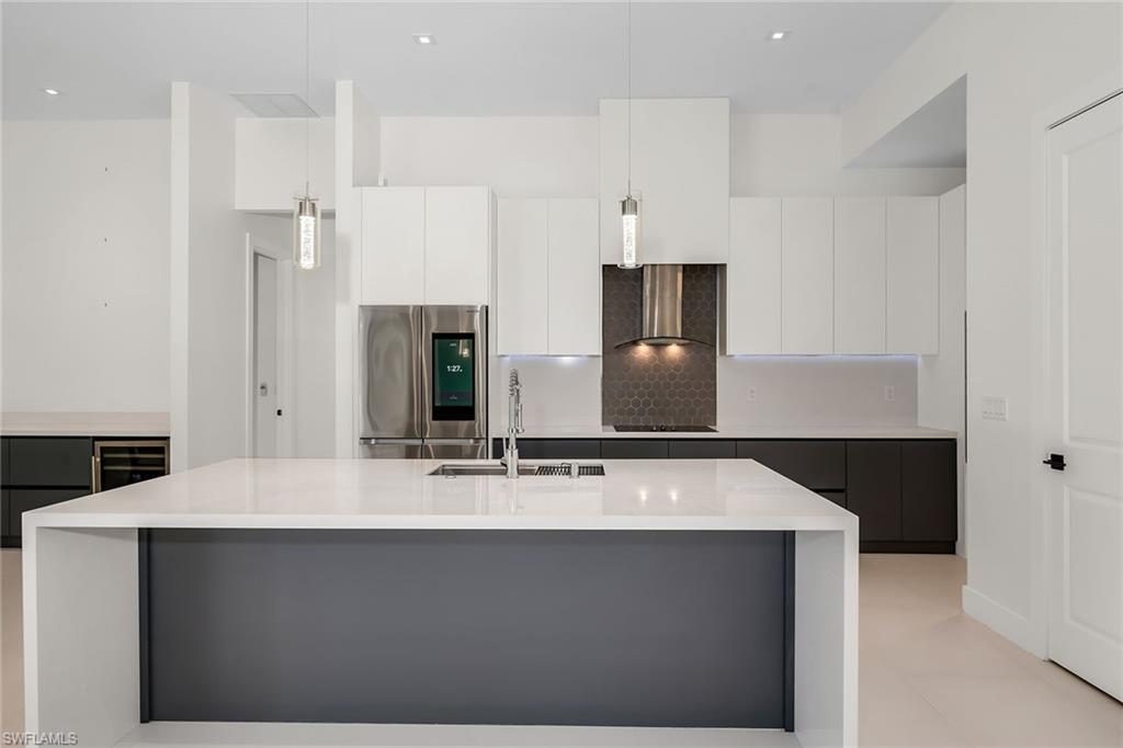 1905 29th Ter Property Photo 3