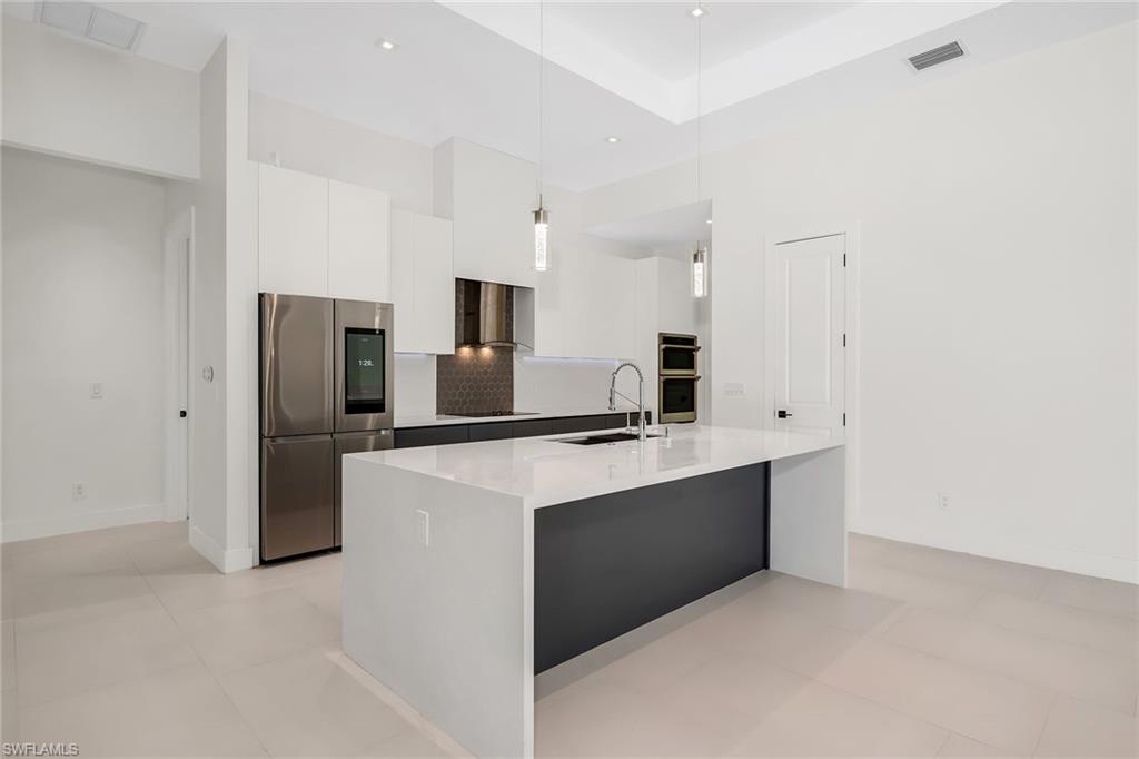 1905 29th Ter Property Photo 9