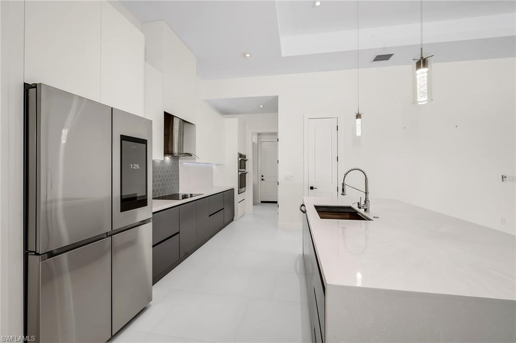 1905 29th Ter Property Photo 11