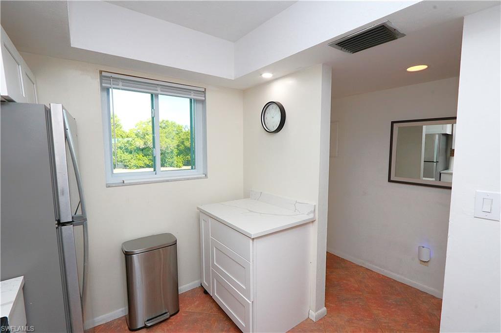 1004 Manatee Rd H202 Property Photo 7