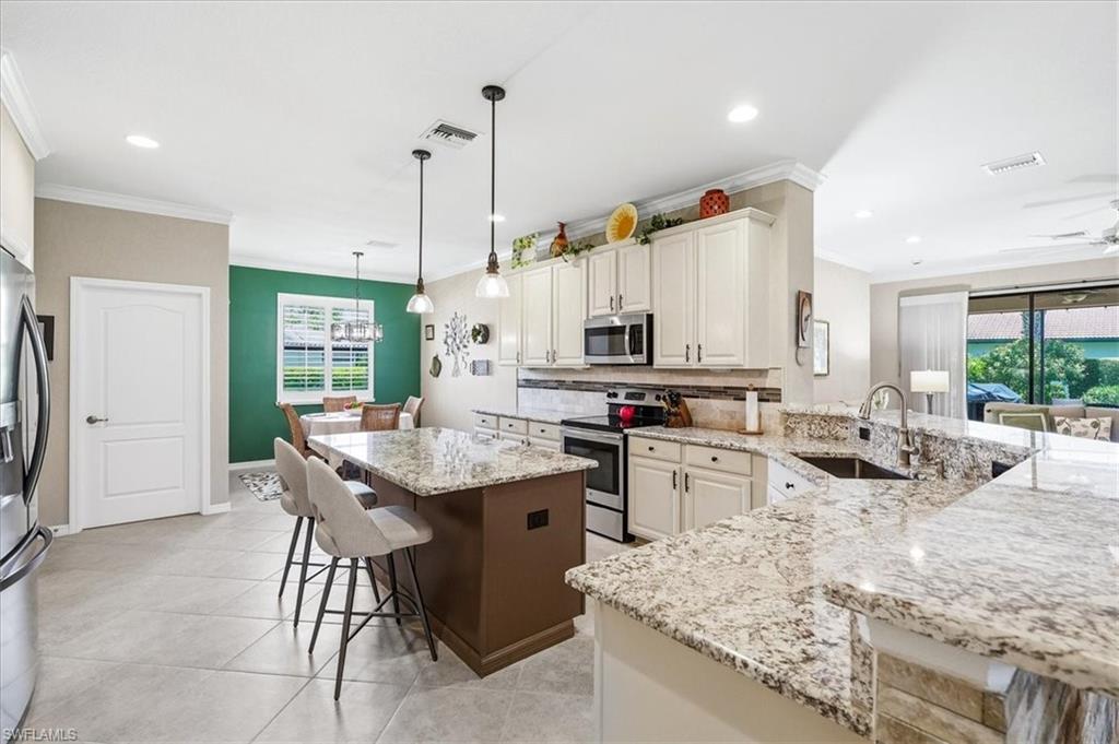 20503 Black Tree Ln Property Photo 6
