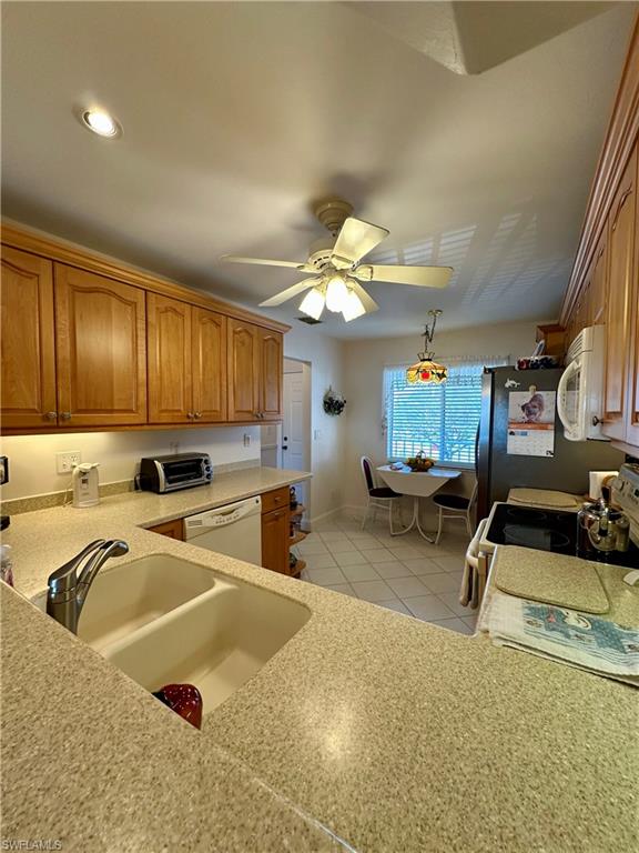 10686 Gulfshore Dr 304 A Property Photo 4
