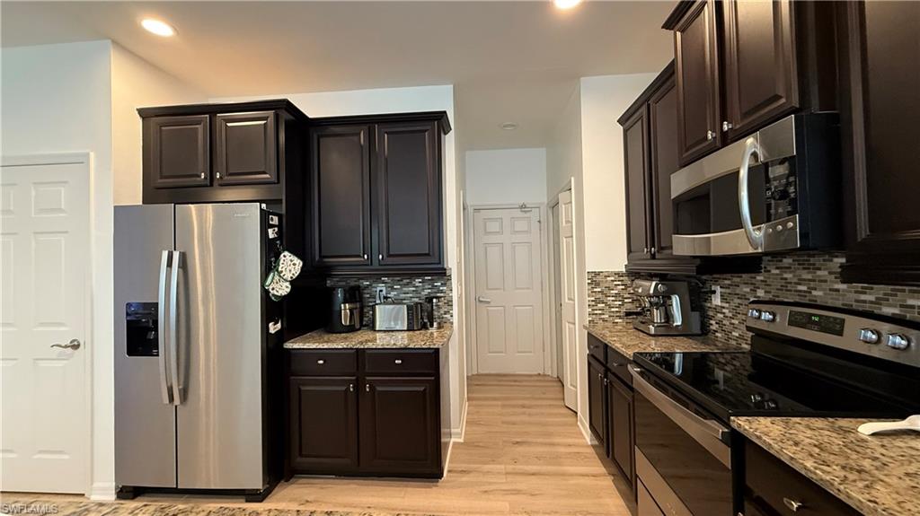 15286 Summit Place Cir 175 Property Photo 7