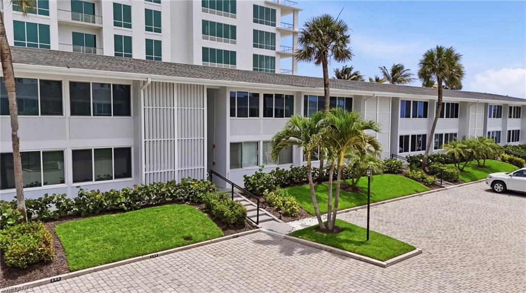 1065 Gulf Shore Blvd N 108 Property Photo 27